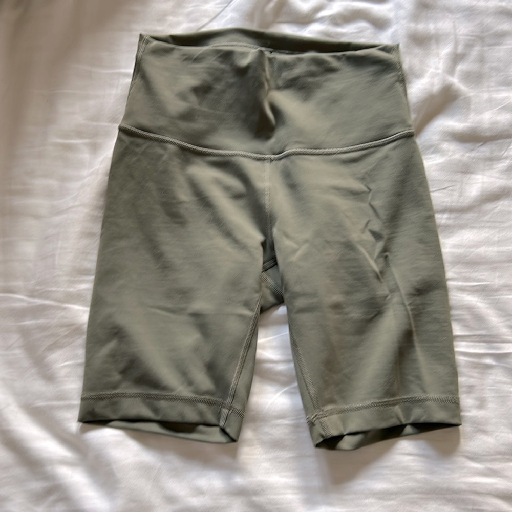 Lululemon bike shorts 8”